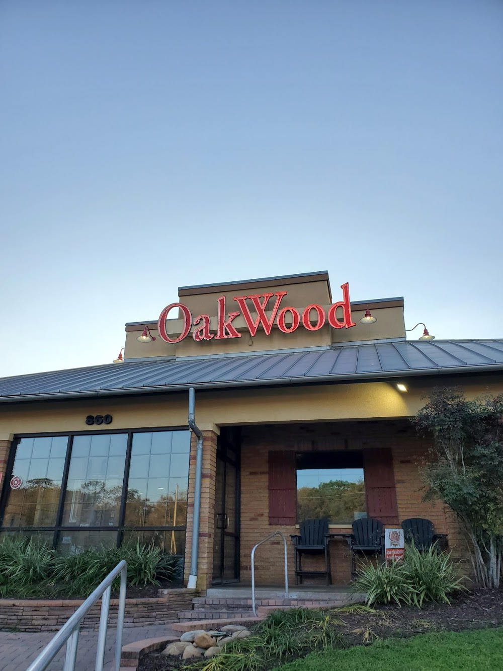 Oakwood Smokehouse